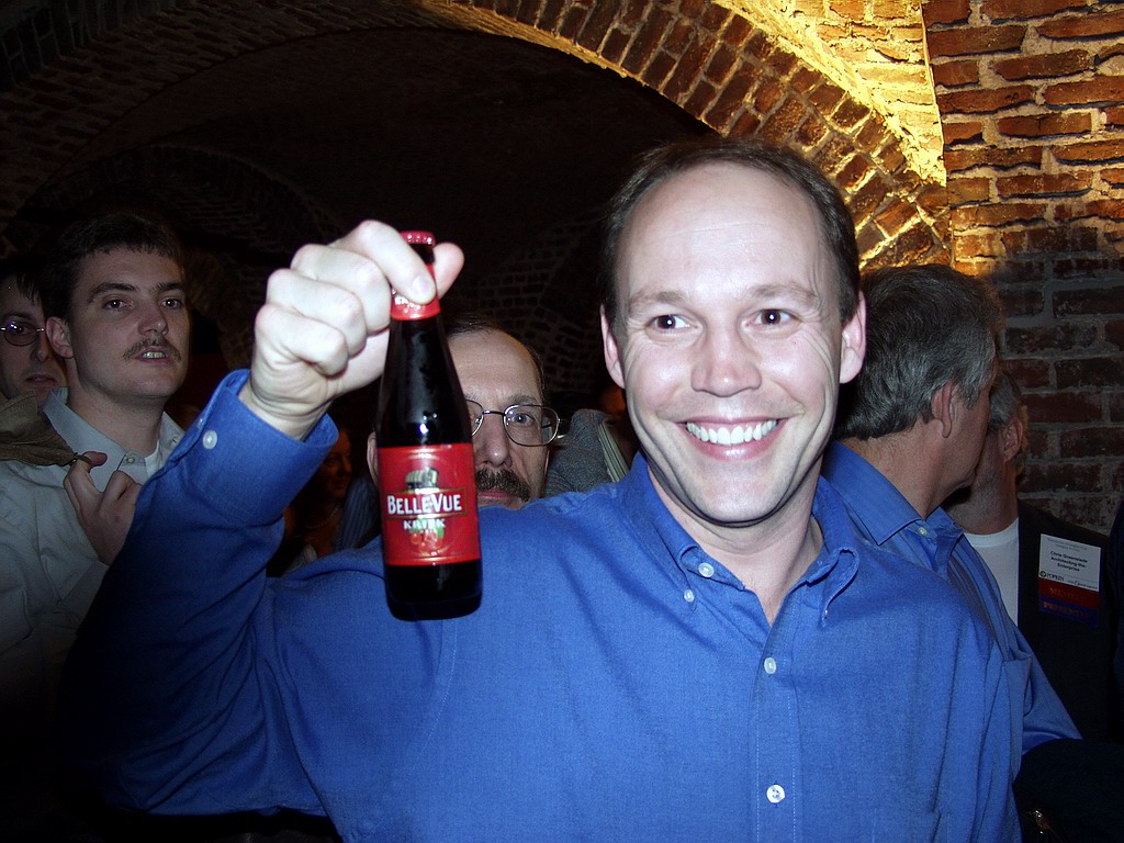 21-Apr-2004 18:37
Brussels
Offsite - Les Caves de Cureghem
Dean Richardson (from Bellevue) with his local brew?