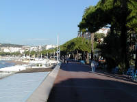 12-Oct-2002 09:11
Cannes
The promenade outside the Hotel Martinez
