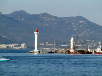 12-Oct-2002 09:11
Cannes
Lighthouse at the entrance to the harbour