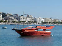 12-Oct-2002 12:58
Cannes
Not all of the boats are beautiful