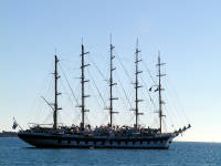 12-Oct-2002 13:20
Cannes
Club Med ship at anchor