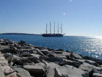 12-Oct-2002 13:20
Cannes
Club Med ship at anchor