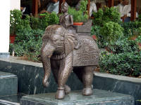 14-May-2003 14:42
Delhi
Bronze elephant in the hotel gardens